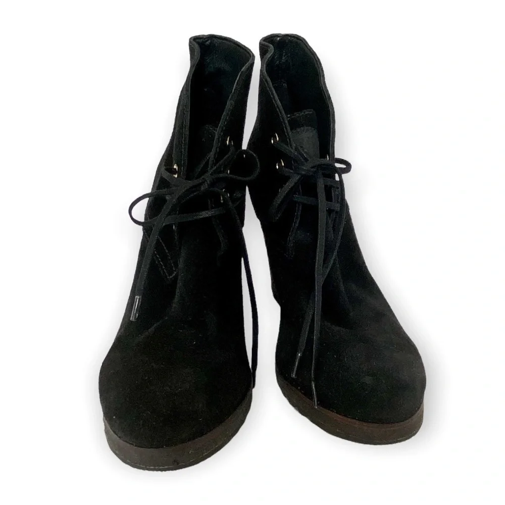 Prada Black Suede leather Chucker Boots, Platform Crepe Heel, Size 38.5 EU